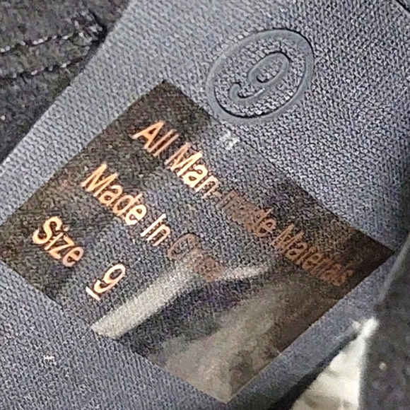 Wild Diva Faux Suede Rose Embroidered Almond Toe Booties Boots Size 9 - Picture 10 of 10